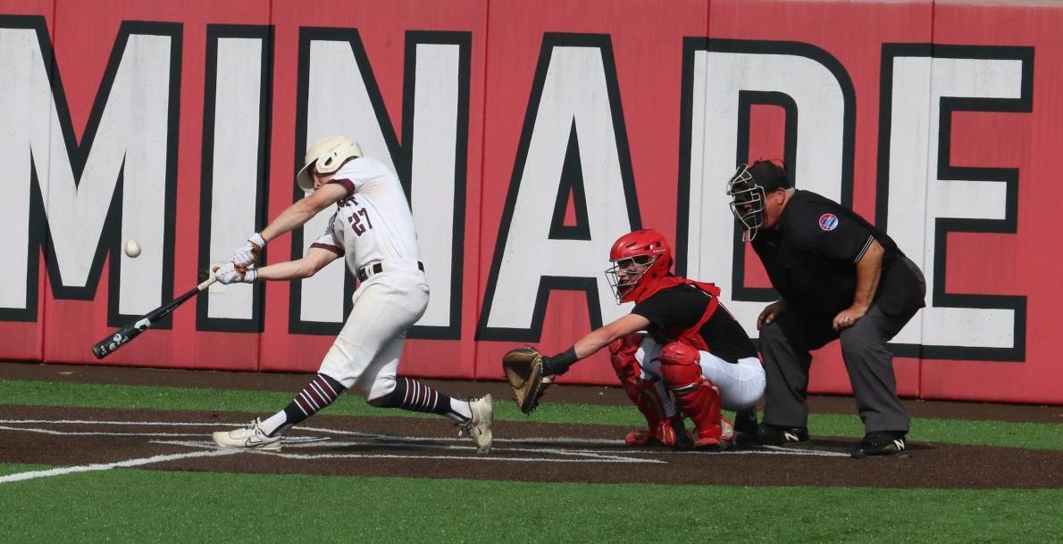 Baseball defeats Parkway Central in Districts