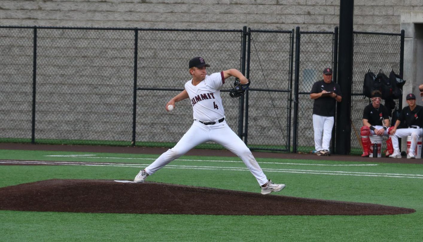 Baseball defeats Parkway Central in Districts