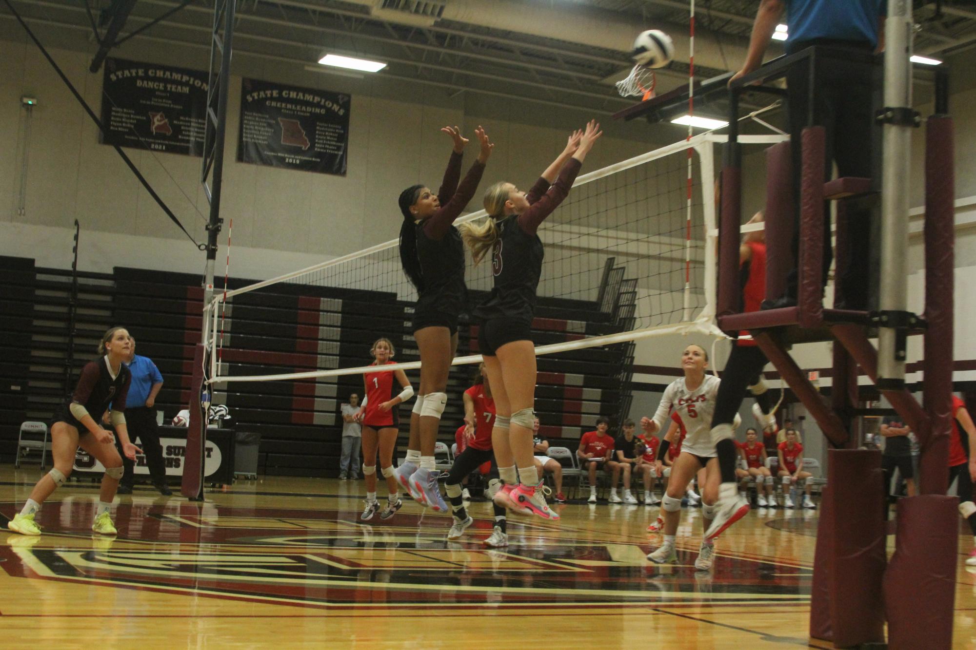 Volleyball competes against Parkway Central Colts