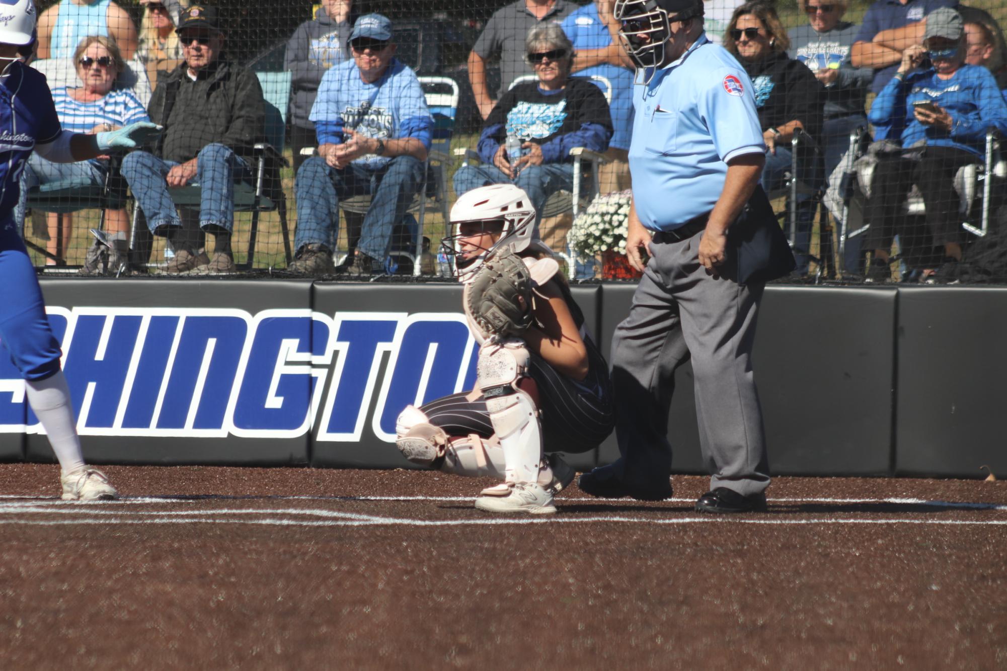 Softball wins round one of districts 5-4 in tight game with Washington Bluejays