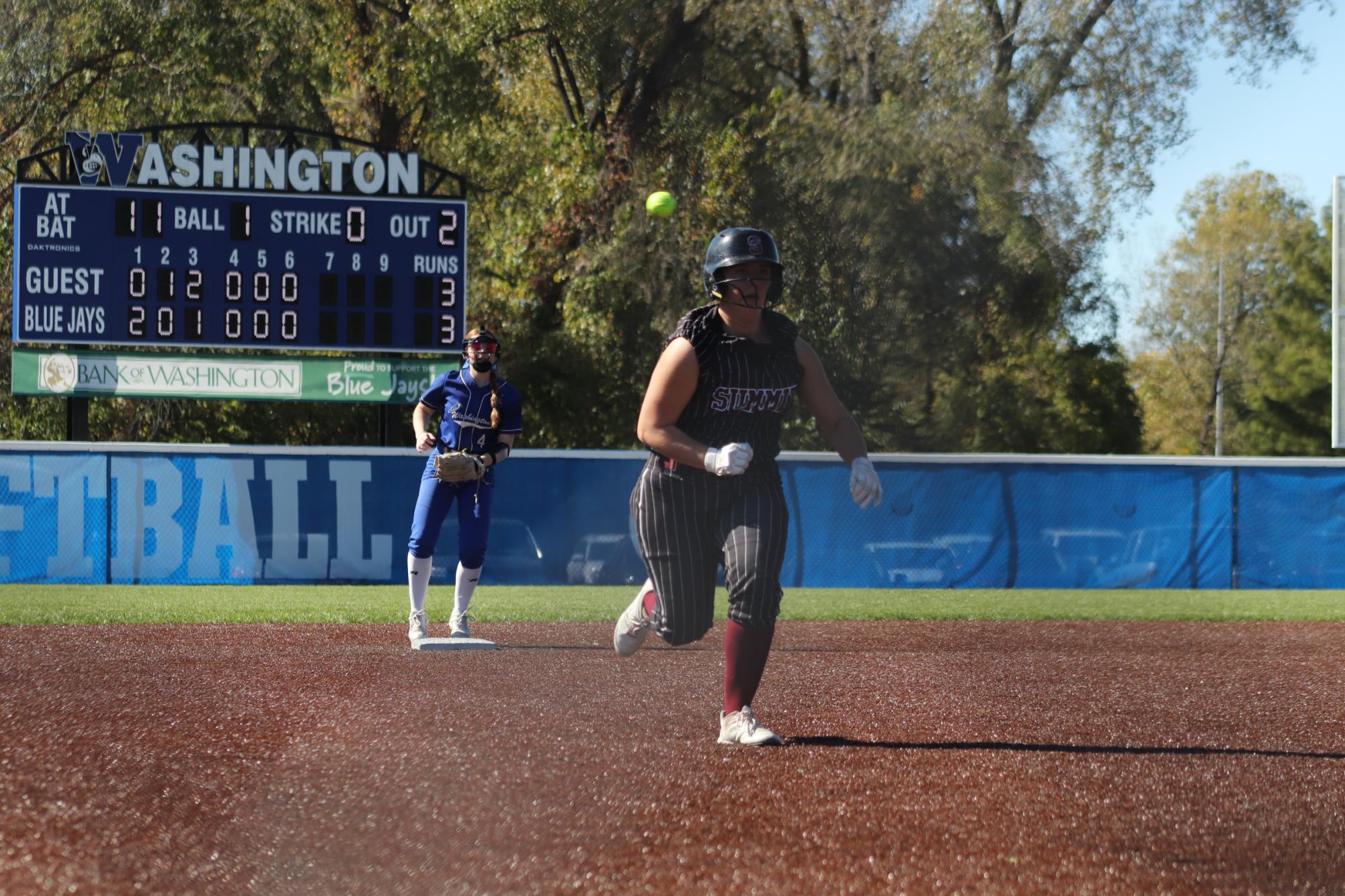 Softball wins round one of districts 5-4 in tight game with Washington Bluejays