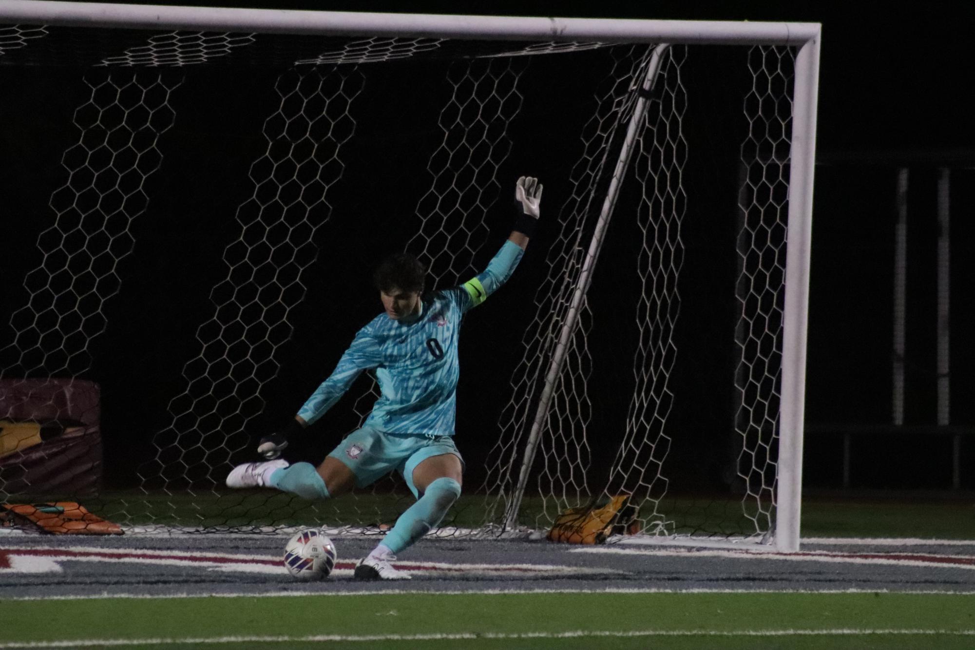 Boys soccer falls to Vianney 1-2  in districts