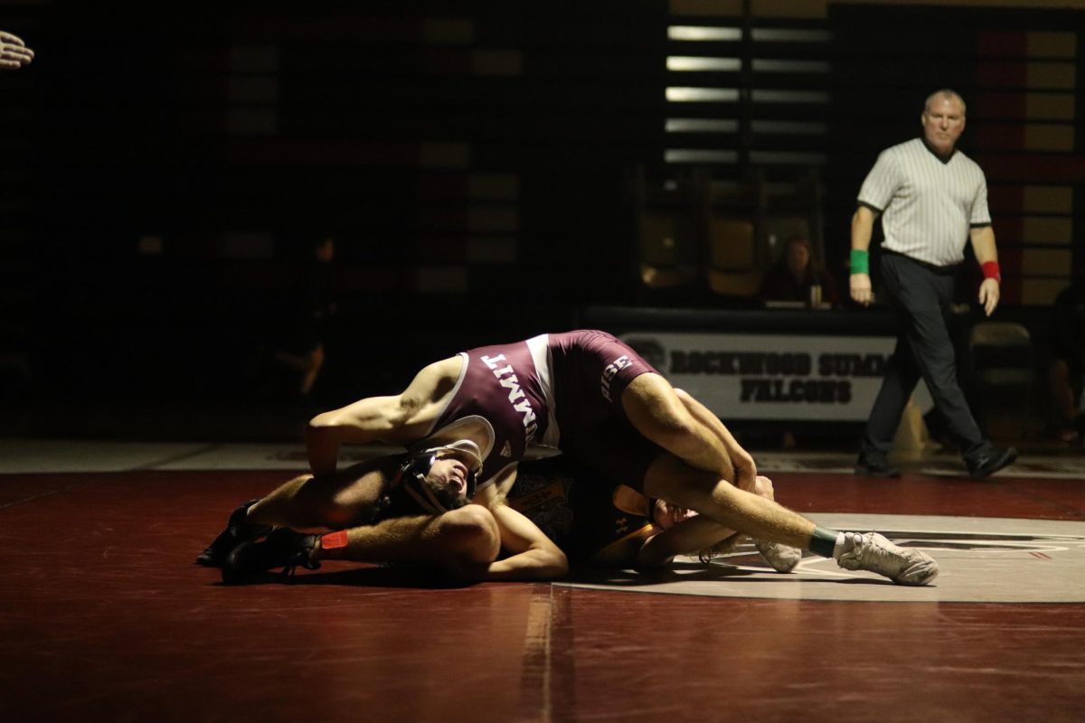  In the 126 weight division, junior Michael Rossomanno double legs Logan Loporto of Vianney. Loporto won the match with a 3-0 score over Rossomanno. The Falcons had a tough loss against Vianney with a final score of 52-15 on Dec. 6.  