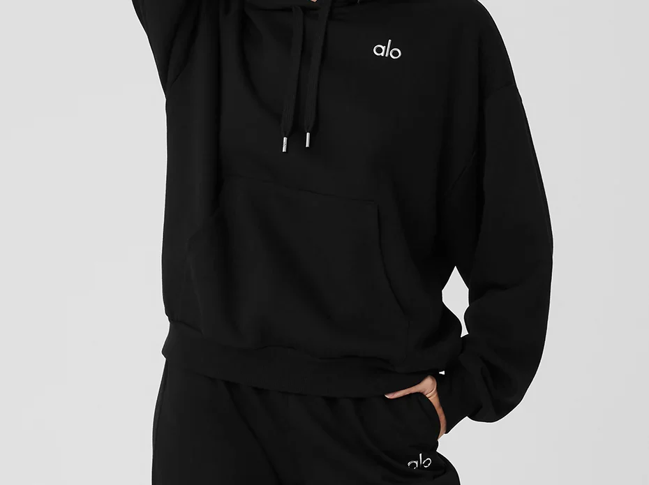 The Accolade Sweat Set from Alo in black.